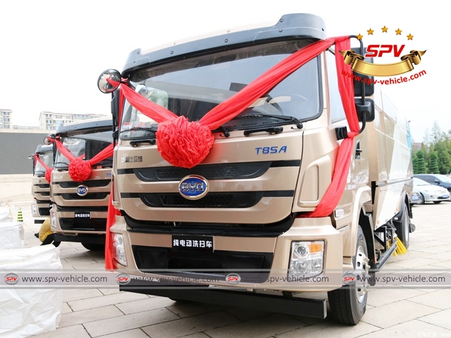 Front side View of 16 Ton Pure Electric Zero Emission Wash & Sweep Vehicle